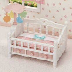 Sylvanian Families Bed Voor Drieling Met Mobiel SF5534 25 Sylvanian Families Bed Voor Drieling Met Mobiel SF5534 -Kinderwereld Verkoop 87915898 8293920167