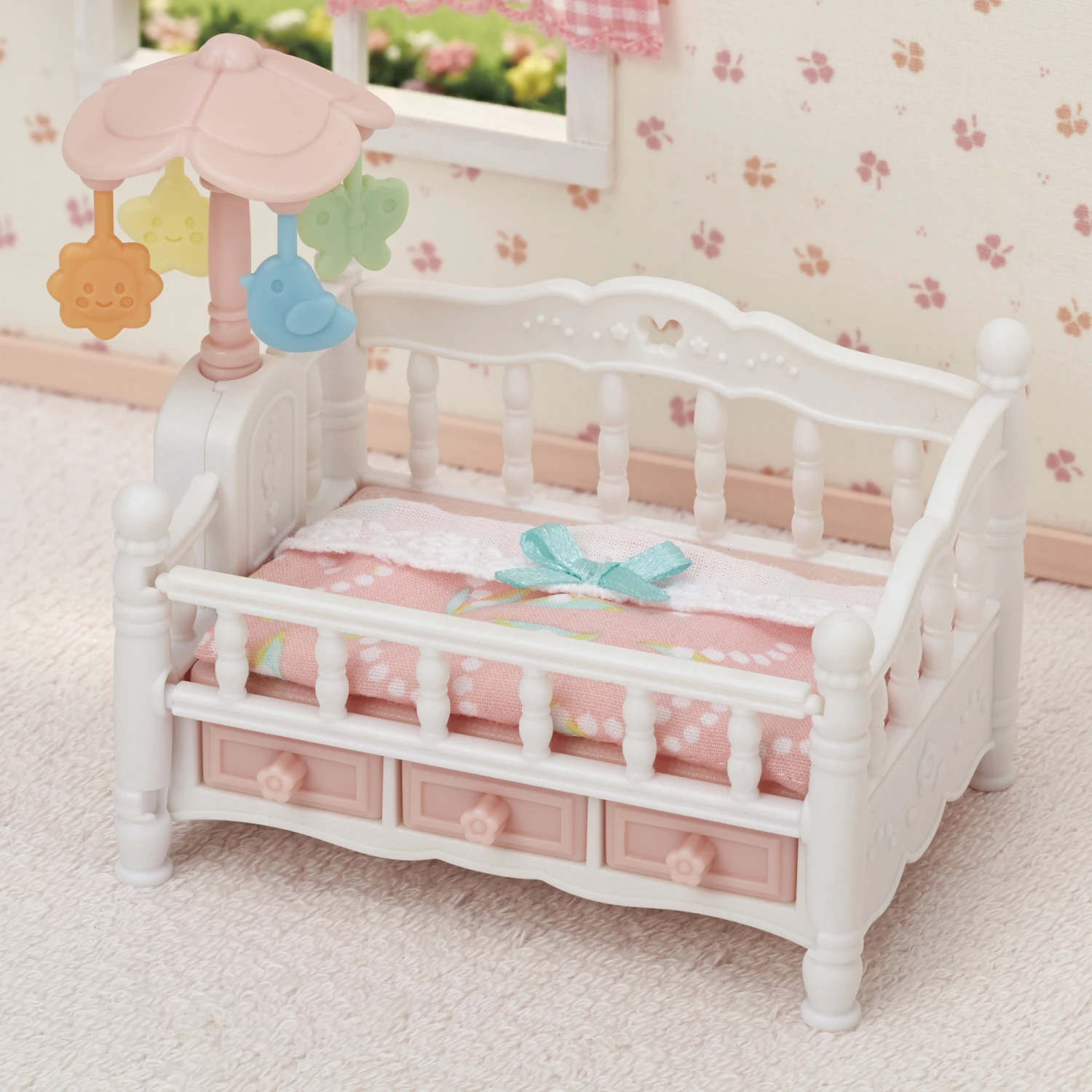 Sylvanian Families Bed Voor Drieling Met Mobiel SF5534 13 Sylvanian Families Bed Voor Drieling Met Mobiel SF5534 - Afbeelding 11