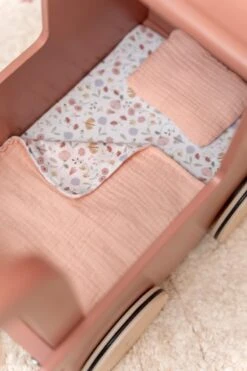 Little Dutch LD7096 Houten Retro Poppenwagen -Kinderwereld Verkoop LD7096 little dutch poppenwagen 4