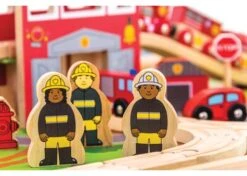 BigJigs BJT049 Treintafel Brandweer Spoortafel Houten Trein -Kinderwereld Verkoop bigjigs bt049 brandwweer trein set en tafel 1