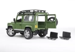 Bruder 2590 Terreinwagen Land-Rover Defender Stationwagon 11 Bruder 2590 Terreinwagen Land-Rover Defender Stationwagon -Kinderwereld Verkoop bruder 02590 landrover defender 2 scaled 1
