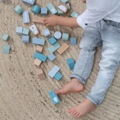 Little Dutch Houten Blokkenton Blauw LittleDutch -Kinderwereld Verkoop little dutch 4413 blauw houten blokken in ton 4
