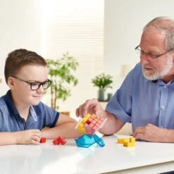 SmartGames Cube-Duel Denkspel Smart-Games -Kinderwereld Verkoop smartgames cubeduel duo spel denkspel smart games SGM201 cube duel 3