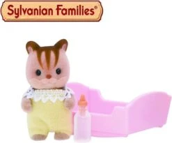 Sylvanian Families Baby Walnoot Eekhoorn SF5065 -Kinderwereld Verkoop sylvanian families 5065 baby walnoot eekhoorn 1